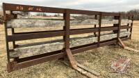K71. 20' free standing panels
