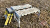 K75. Step ladder, 2 Mastercraft stools