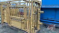 K71 Tuff auto catch headgate, squeeze chute and palp cage