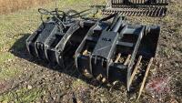 78&rdquo; HLA manure fork and grapple skid steer mount s/n 18LA08425