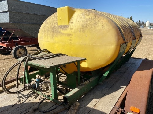 *1000-gal poly tank w/cradle, hyd pump