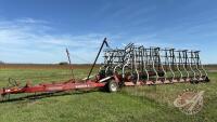 60&rsquo; Morris Rangler II harrow/packer bar s/n6009