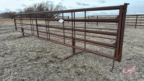 28&rsquo; 5 bar free standing panel w/ gate (E)