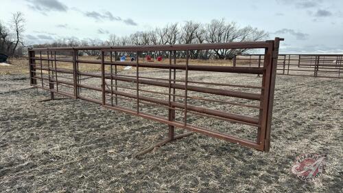 29&rsquo; 5 bar free standing panel w/ gate (A)