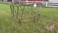 Std round bale feeder (C)