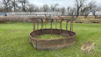 Skirted round bale feeder (B)