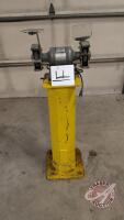 Rockwell single voltage grinder with stand. (Pallet LL)
