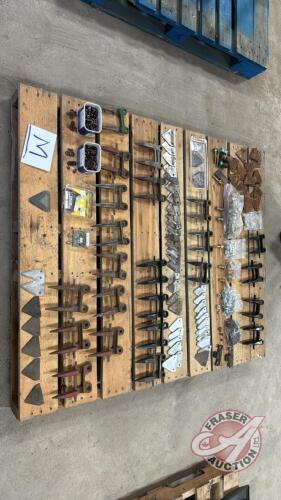 Assorted guards and sickle sections (Pallet M)