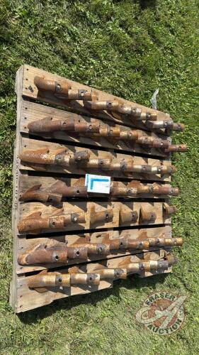Pallet lot of 4&rdquo; knock-on spoons (Pallet L)
