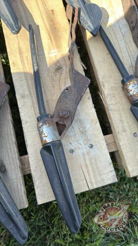 Poly tip crop lifter #33058 (Pallet H)