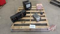 Vintage 80's Boom Box. Vintage tube tv's and radio (Pallet HHH)