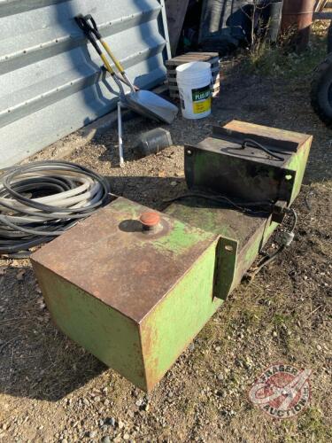 Auxiliary fuel tank for JD 2wd tractor