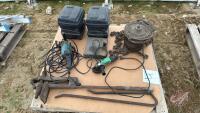 Pallet of grinders, chain hoist swivel vice and leg vice Pallet J