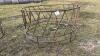 Skirted round bale ring (F)