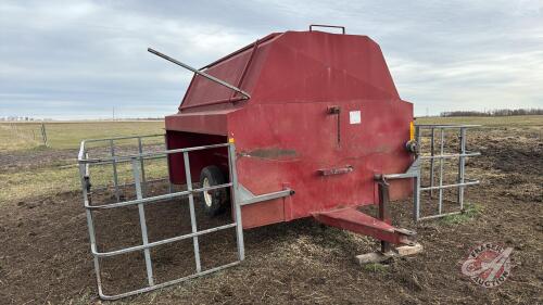 Rancher&rsquo;s welding 250-bushel creep feeder on wheels (A)
