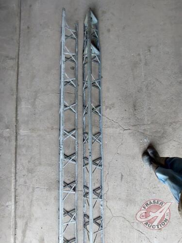 Approx 32&rsquo; tower