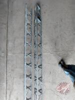 Approx 32&rsquo; tower