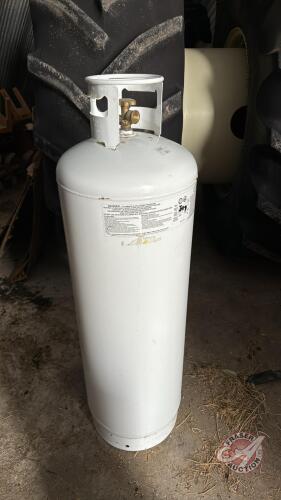100lb propane tank