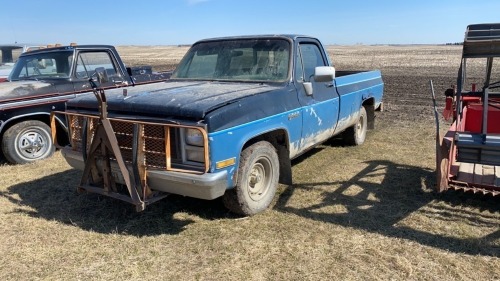 1986 GMC Wrangler 1500 4x4 Truck, _____________ showing, vin- 2GTDC14H9G1543151, Owner: J & M Farms Ltd Seller: Fraser Auction _________________