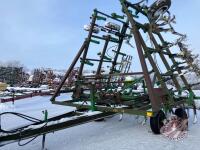 K85. 40' John Deere 610 Chisel Plow