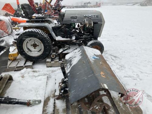 K90. White GT-1650 lawn tractor