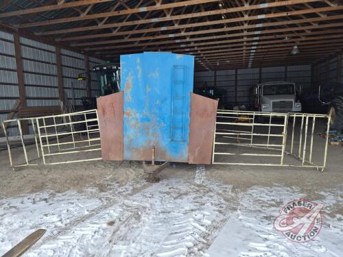 Approx 200 bus creep feeder w/ panels and rear mineral station