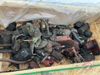K95. Crate of assorted Hyd motors and valves