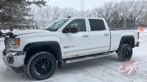 K94. 2015 GMC Sierra 2500 HD SLT 4x4 4 door Truck, 393,829 kms showing, VIN# 1GT12YEGXFF636496, OWNER: Will Creek Colony Farms LTD , SELLER: FRASER AUCTION _________________________________*TOD** **SAFTIED**