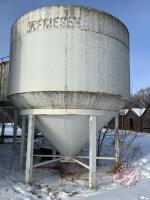 K101. approx 1400bus Friesen Hopper Bin on legs (J) s/n12158 ***BIN MUST BE REMOVED BY JULY 1st 2026!!!***
