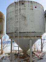 K101. approx 1100bus Friesen Hopper Bin on legs (C) s/n9416 ***BIN MUST BE REMOVED BY JULY 1st 2026!!!***
