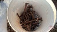 K71 pail of assorted panel pins