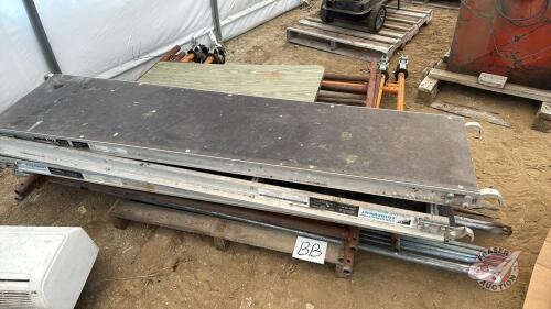 Lot of Scaffolding (BB)