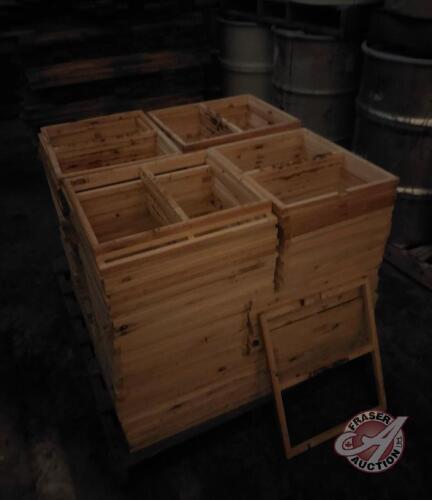 Hive stacker (3/4" centre bar and entrance