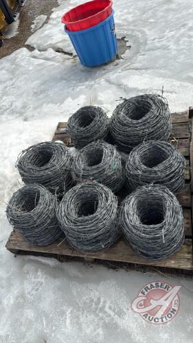 Pallet with 8 rolls of used barbed wire (assorted size rolls) pallet (A)