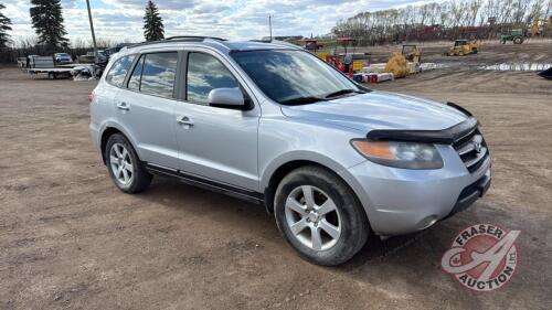 F156 2007 Hyundai Santa Fe AWD SUV, 423,321 kms showing, VIN# 5NMSH73E17H072112, OWNER: Tommy E Rogers, SELLER: FRASER AUCTION SERVICE LTD ___________________________________*TOD* (KEYS)