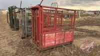 F186 Cattle Chute with Auto Catch Headgate