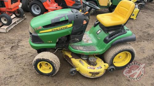 F228 John Deere 145 lawn tractor (KEY)
