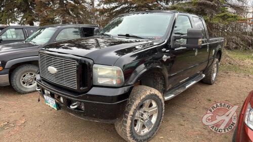 F241 2006 Ford F350 Super Duty - Harley-Davidson Edition, 317,894 showing, VIN# 1FTWW31P16ED84064, OWNER: Michael S Dinko, SELLER: FRASER AUCTION SERVICE LTD______________________________________________*TOD* (KEYS)
