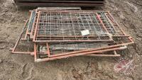 F218 48"- 68" small livestock panels (8) sells as a lot