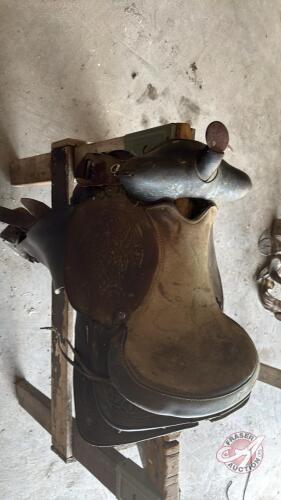 13&rdquo; western saddle (D)