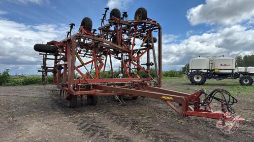 45&rsquo; Morris Magnum CP-743 chisel plow s/nNA