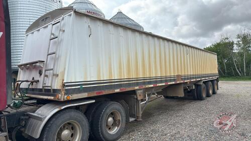 1998 Lode-King 44&rsquo; Triple axle hopper bottom grain trailer, VIN# 2LDHG443XWT030246, OWNER: Jody R Airey, SELLER: FRASER AUCTION SERVICE LTD______________________________________* TOD* *SAFETIED*