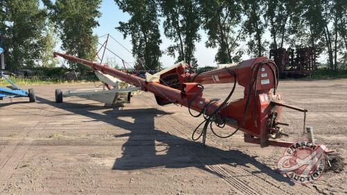 A84 Farm King 1395 PTO Hopper Swing Auger