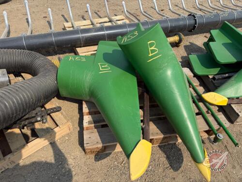 A53 Pair of John Deere Poly Dividers (B)