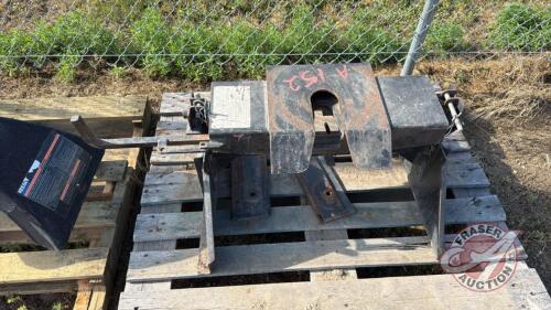 A152 DSP 5th Wheel Hitch with Rails