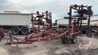 A175 31' Case IH 5600 Chisel Plow, S/N JAG0001890