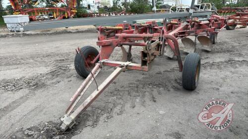 A231 Melroe 900 Series 5-Bottom Plow