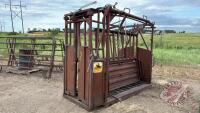 A228 HiQual Squeeze Chute