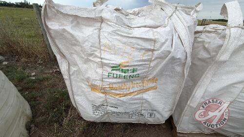 A172 Large Tote of Firewood / Cut Off Lumber (F)