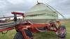 34&rsquo; Morris Maxim II air drill with Morris 6180 air cart * Drill s/n: 3402001711 * Cart s/n: 6189306337 - 30